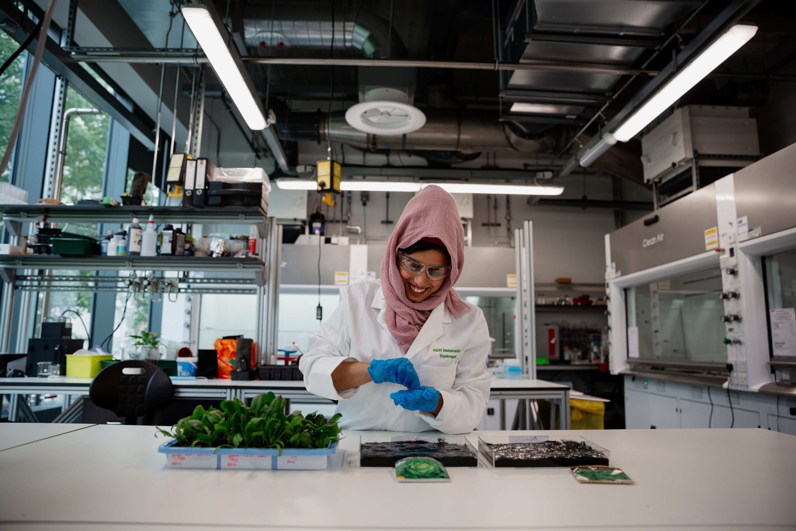 vertical-farming-system-trialled-in-greater-manchester-to-improve-food